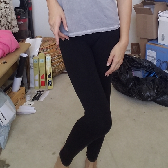 Basic Black Leggings - Picture 8 of 9